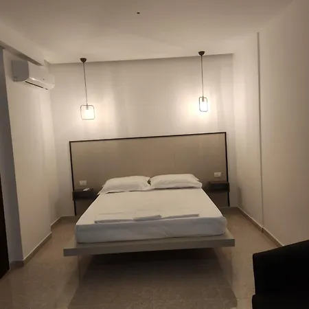 Valar Hotel *